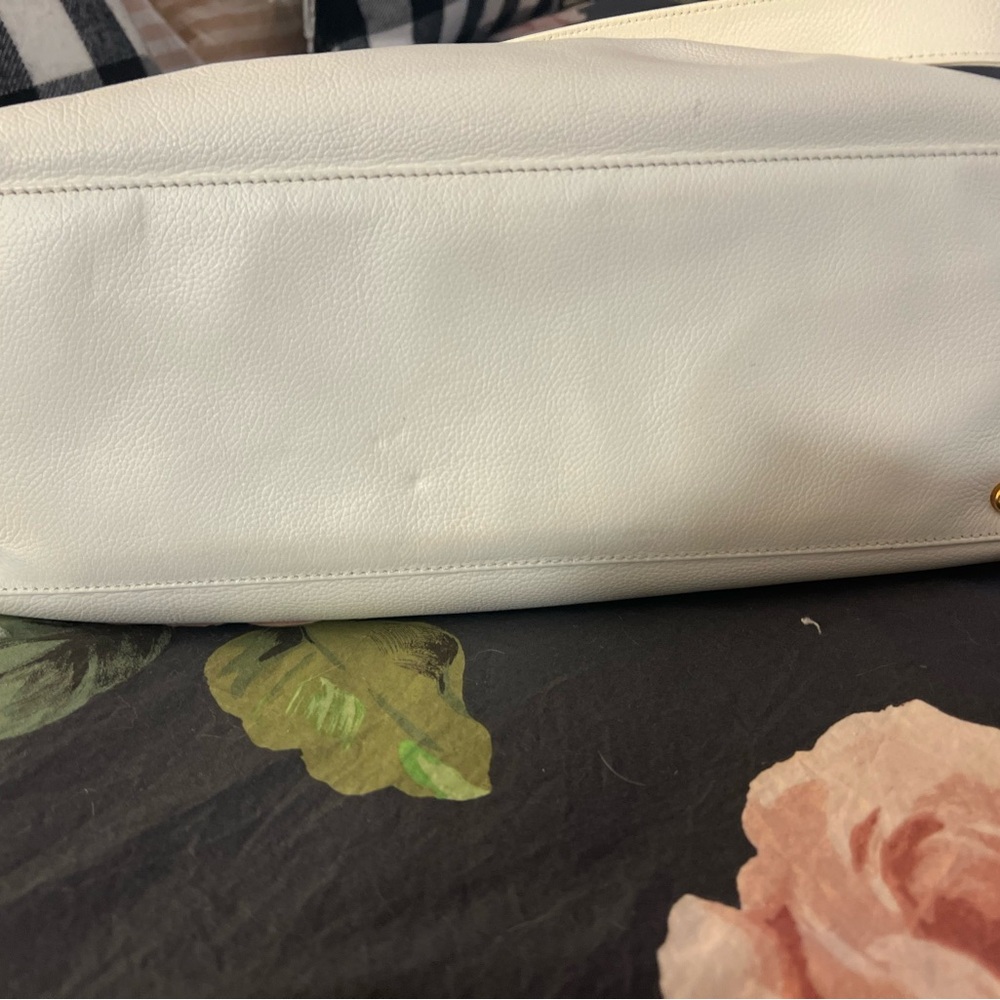 100% Authentic CHANEL Cerf Executive Tote Bag - Picture 2 of 15